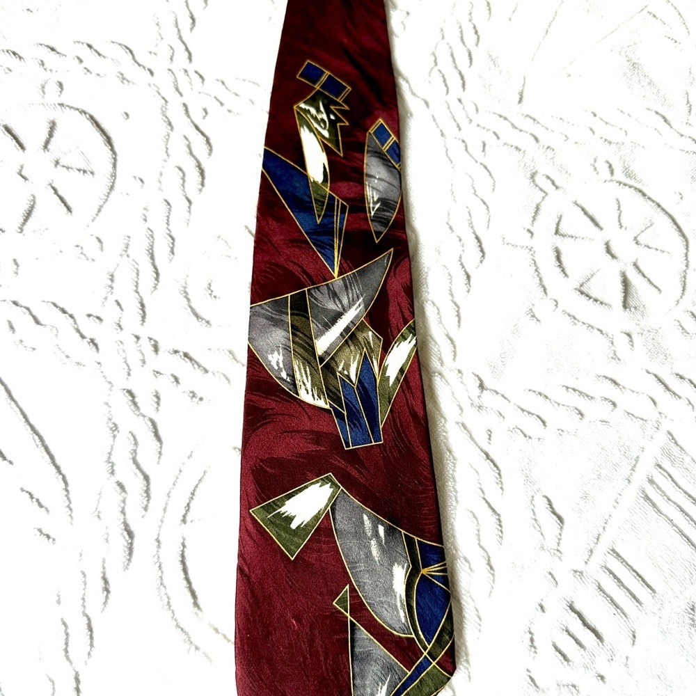 Men’s Elegant Burgundy and‎ Silver Geometric Tie